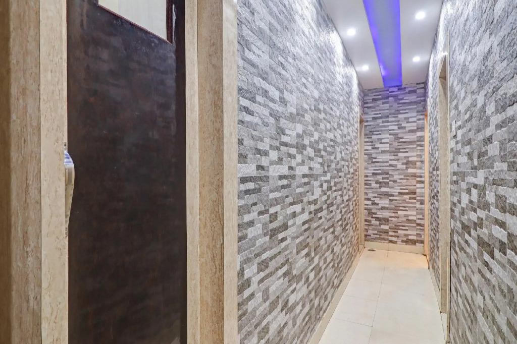 OYO 75137 Hotel Shree Narayan Regency