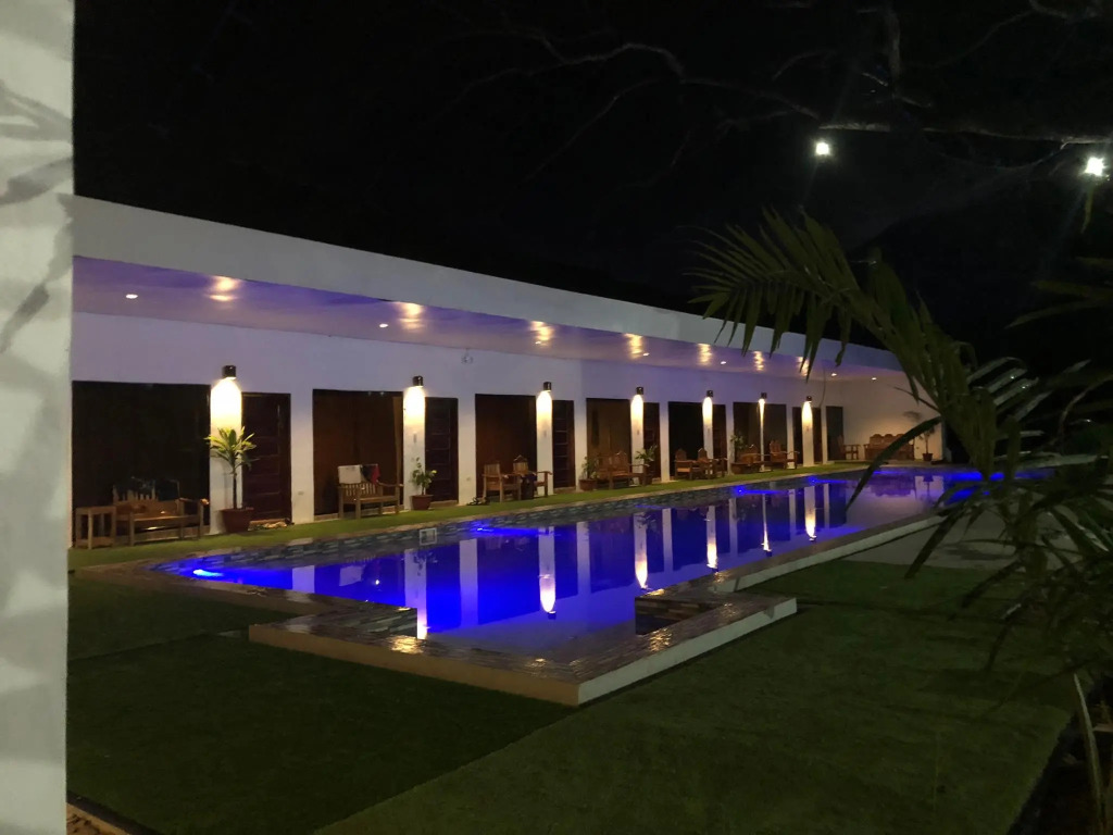 Alesseo Backpackers