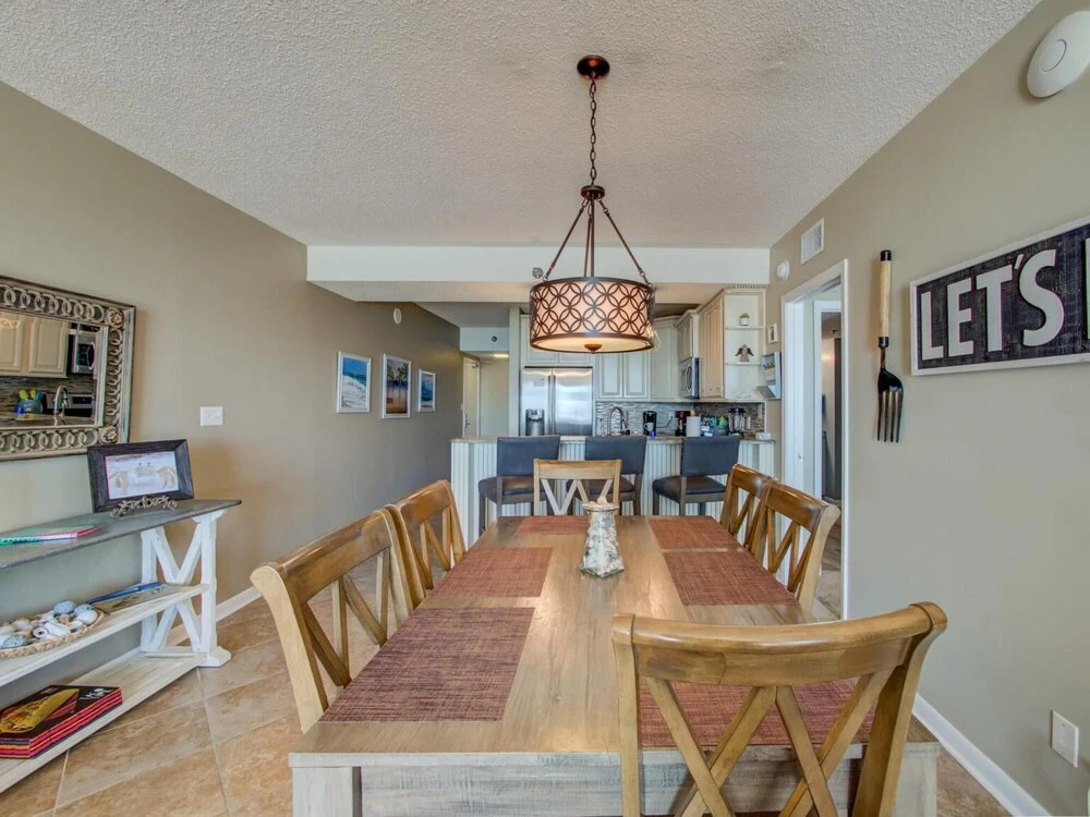 Spacious 4th floor condo ON THE BEACH in the heart of Orange Beach