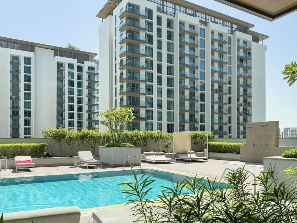 Marco Polo - Stunning 2BR with Burj View, Spacious Gym & Pool