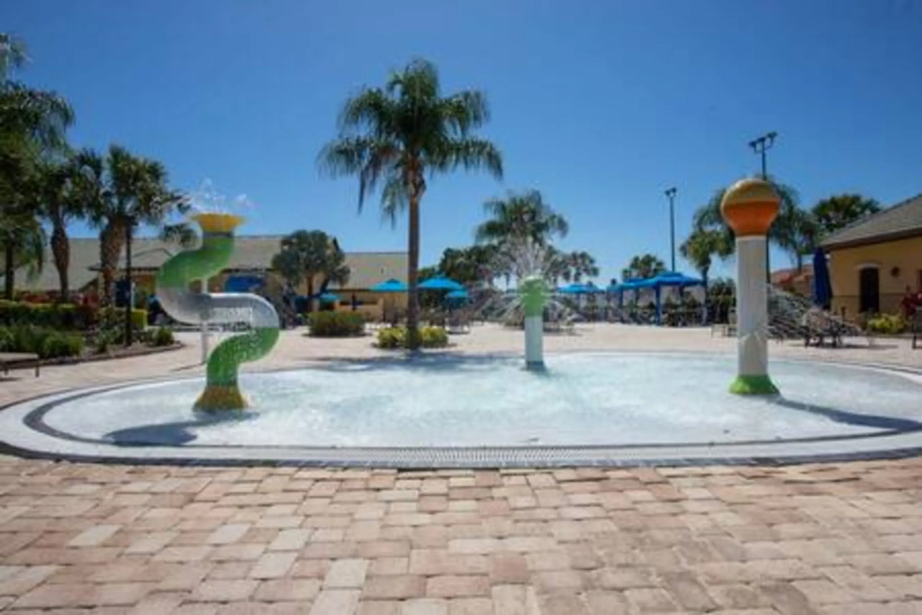 Gorgeous 6 bedroom w/pool Paradise Palms, Kissimmee
