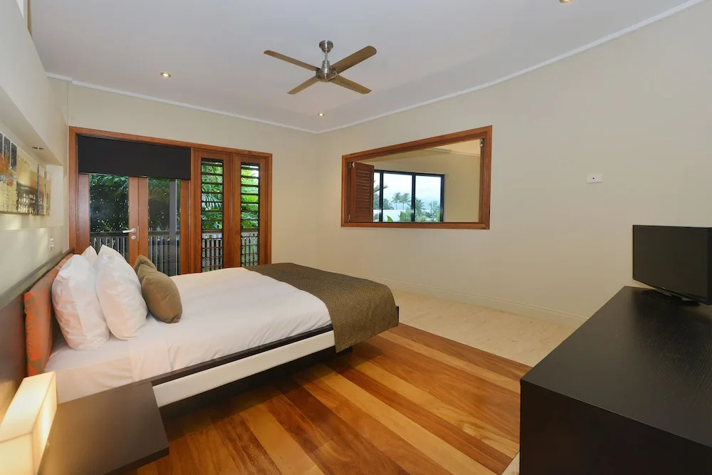 OneLuxe Luxury Holiday House