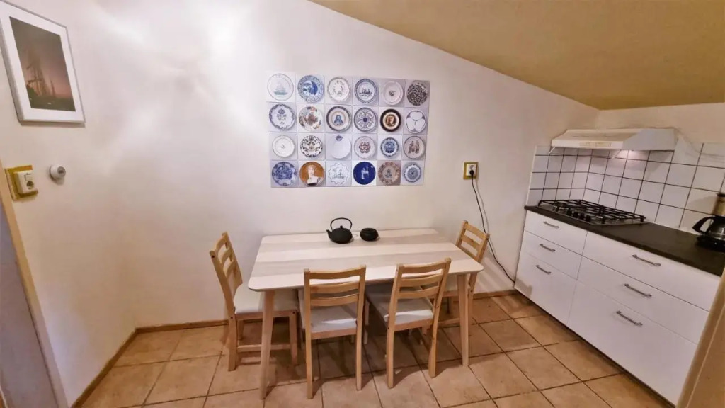 ONO28 Romantic holiday home with large garden
