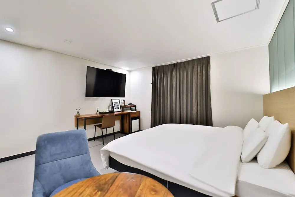 Calm Rest Hotel Busan Sasang