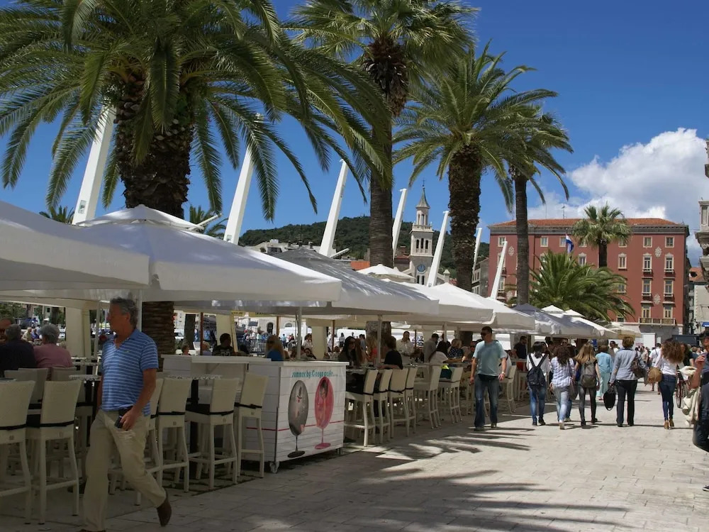 Spacious and Comfortable Apartment, Outside the Historical Centre of Split