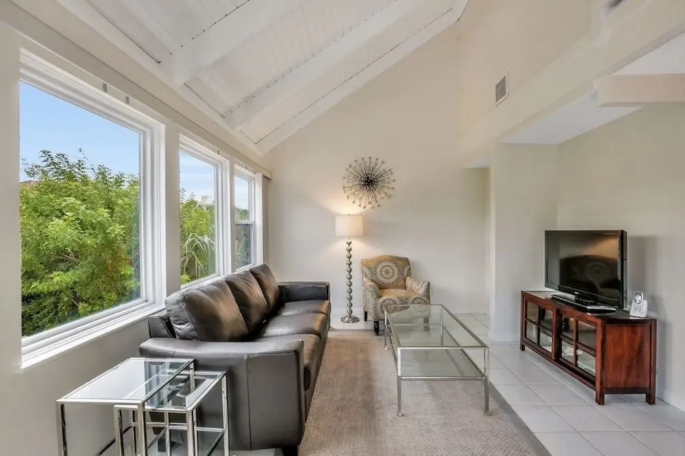 Colonial Avenue Home