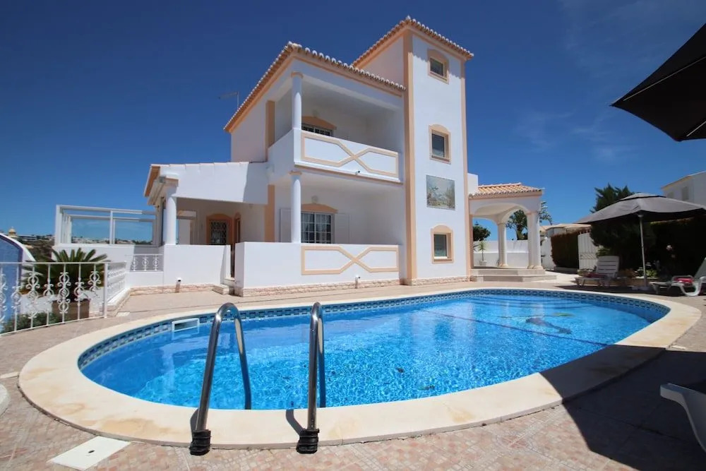Villa Manihi - Moradia elegante com BBQ e piscina aquecível - Albufeira