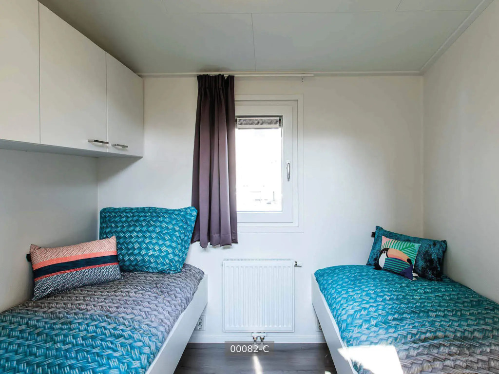 Comfortable chalet with outdoor spa, in a holiday park located near the Veluwe