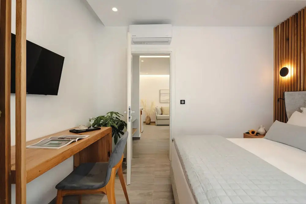 Phaistos Suites