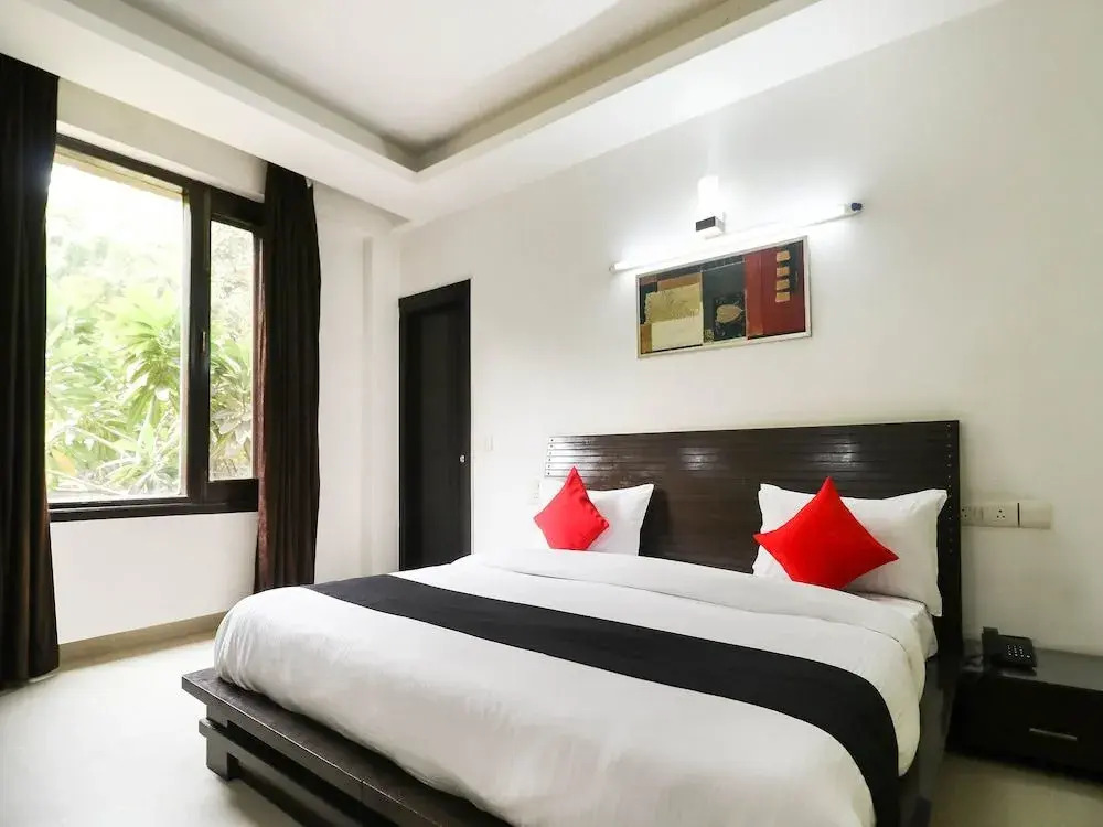 Hotel Green Wood By Dreamz Hospitality