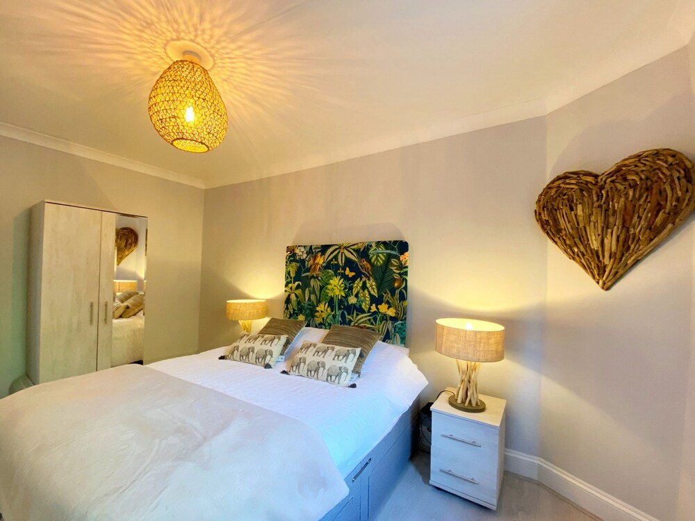 Meadfoot Bay Apartment at Hesketh Crescent