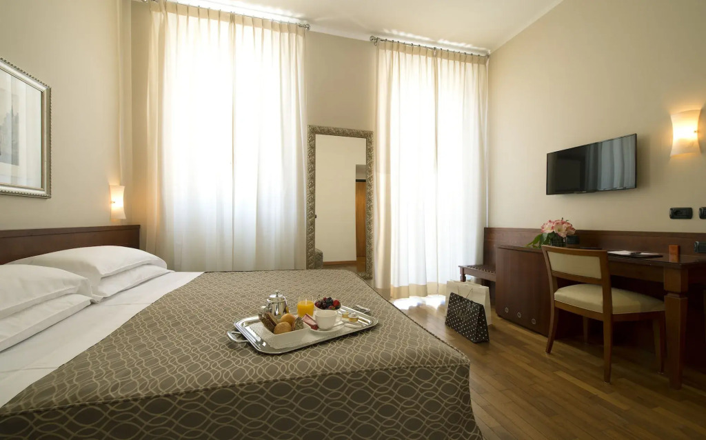 Отель Fenice Milano
