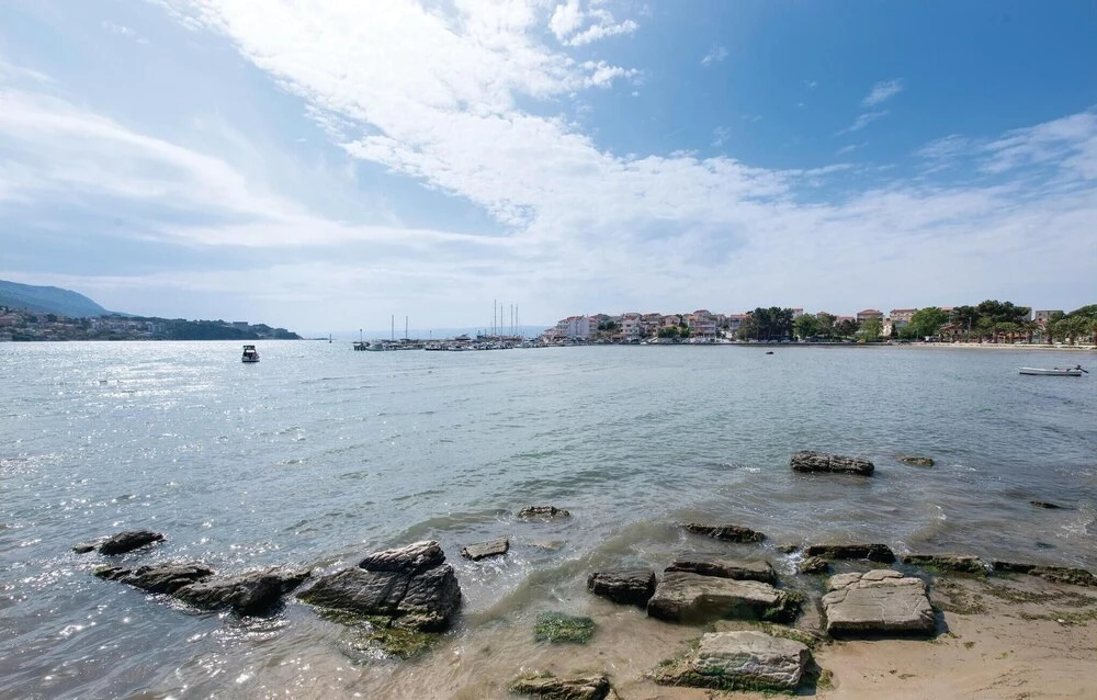 Stunning Apartment in Stobrec With Wifi