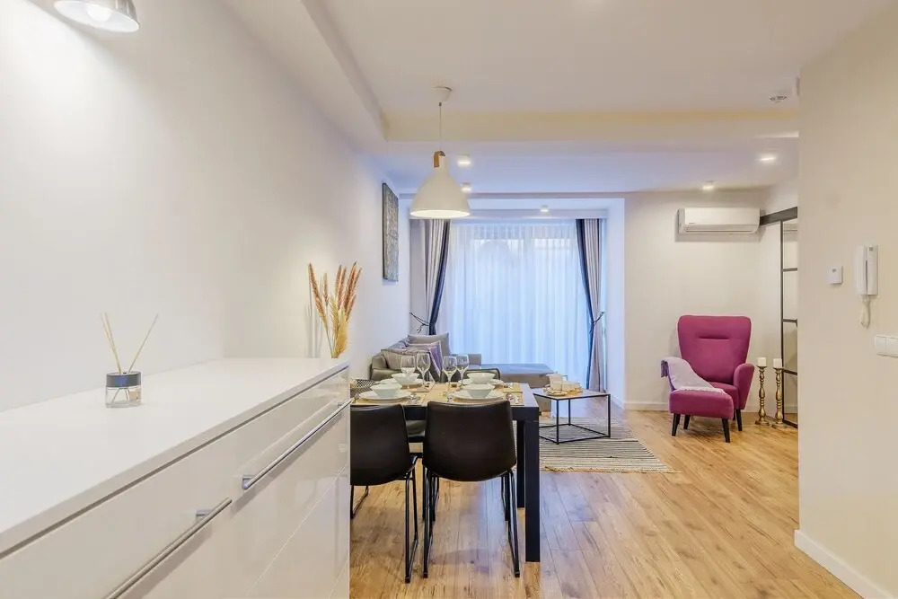 REZYDENCJA ORNAK 5 - stylowe apartamenty z balkonami i jacuzzi, 5 min pieszo do Krupówek, IZBY PODHALAŃSKIE