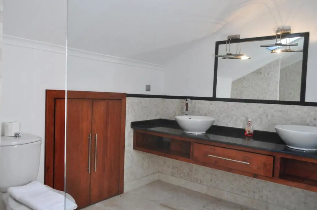 Hillcrest Apartment
