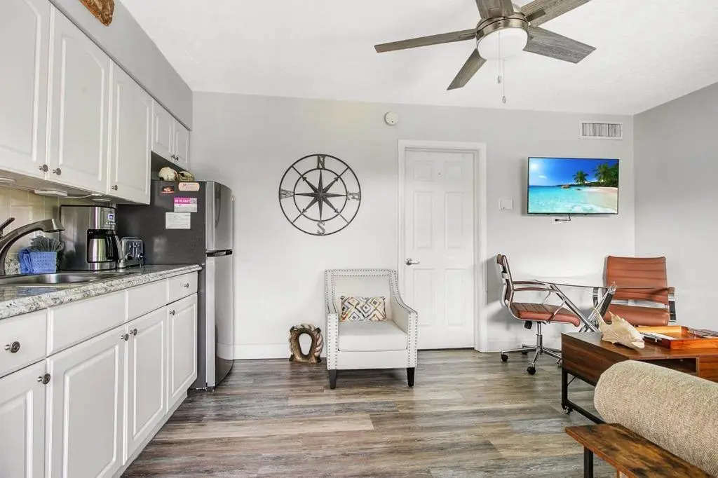 Five Palms Suite 203 - Daily - Weekly - Monthly