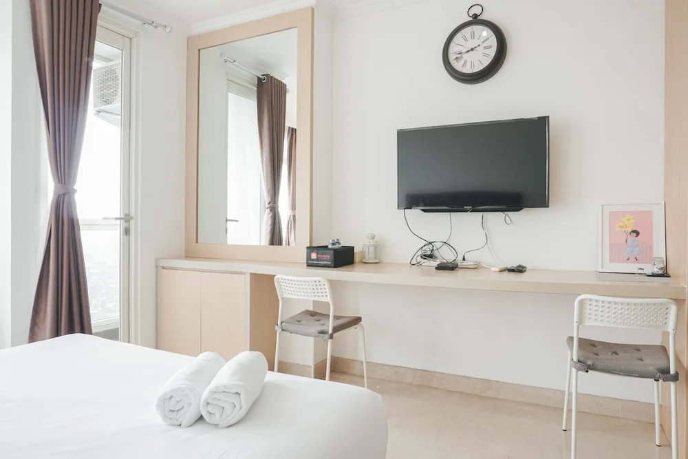 Minimalist And Strategic Studio Room At Menteng Park Apartment