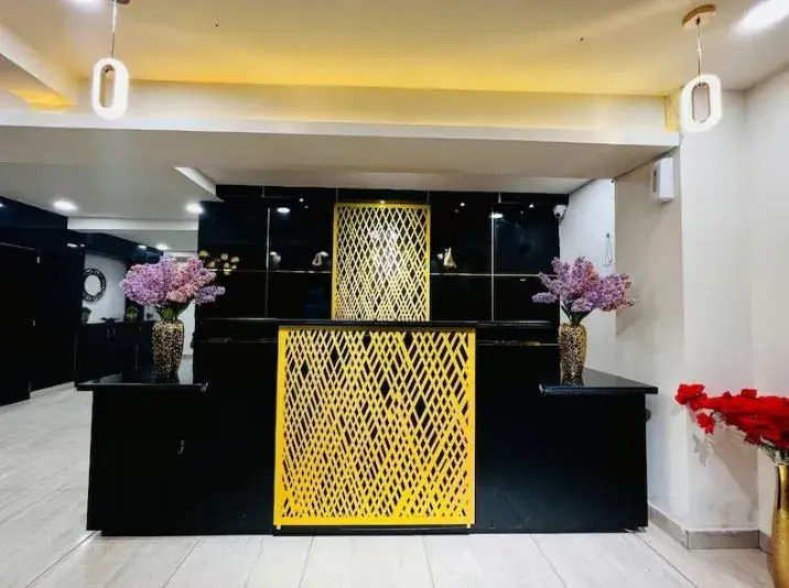 Hotel Limewood Residency