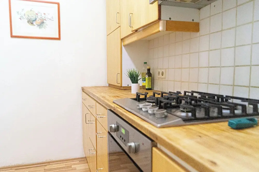 Spacious 2BR Apt Near Wiener Stadthalle