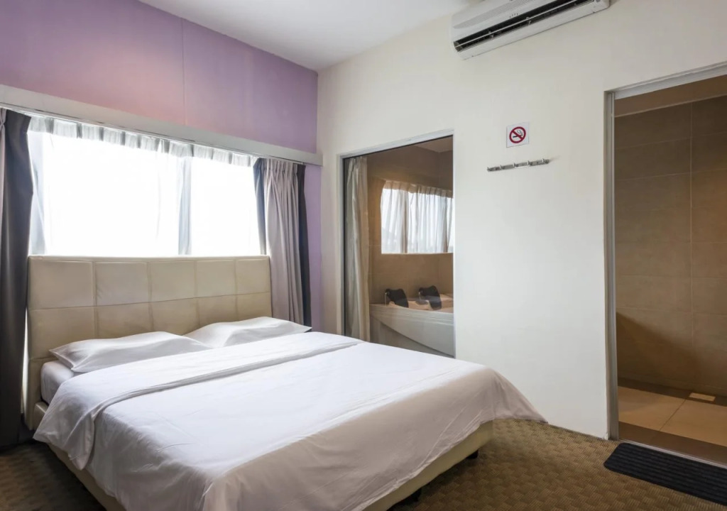 Raintree Hotel