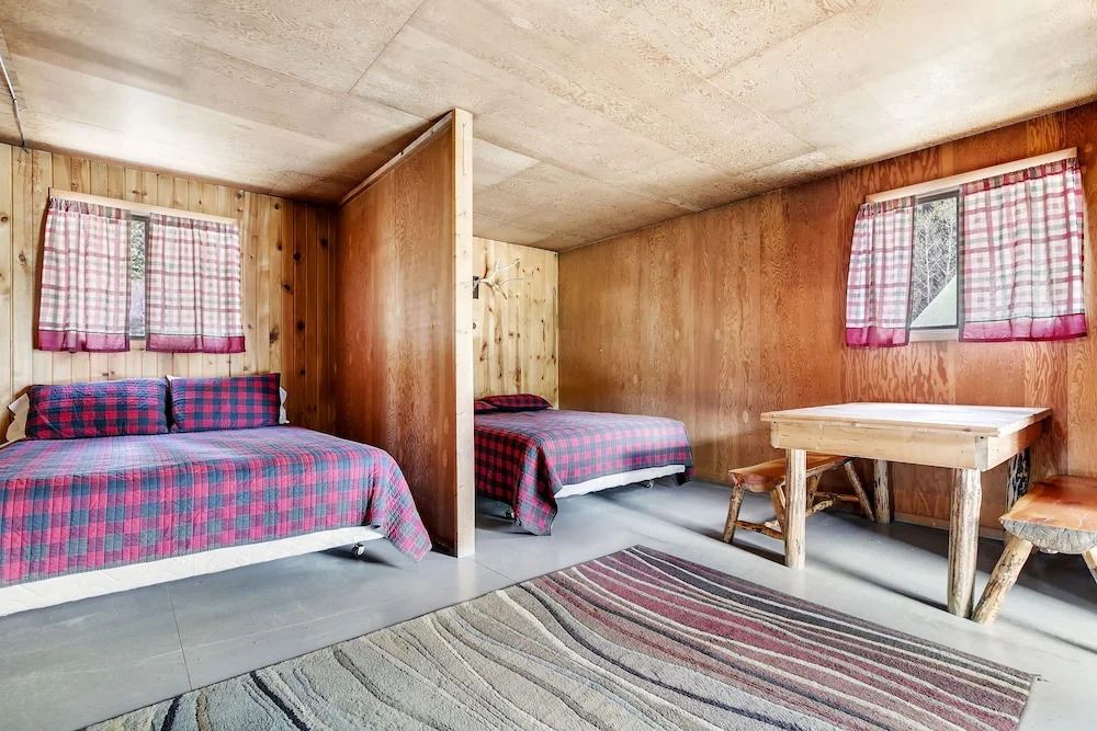 Sawtooth Lodge