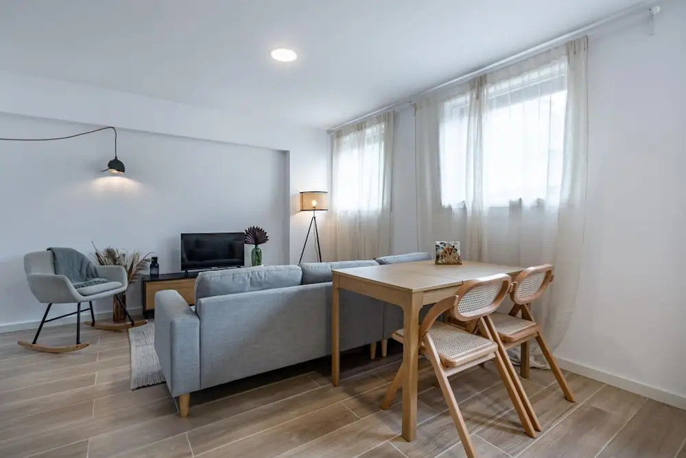 Nomad s Lux - 1bdr Charming Top Floor Porto