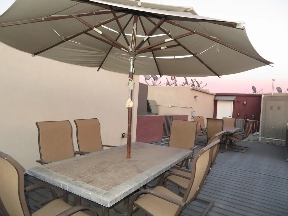 2 Bed 2 Bath in Studio City