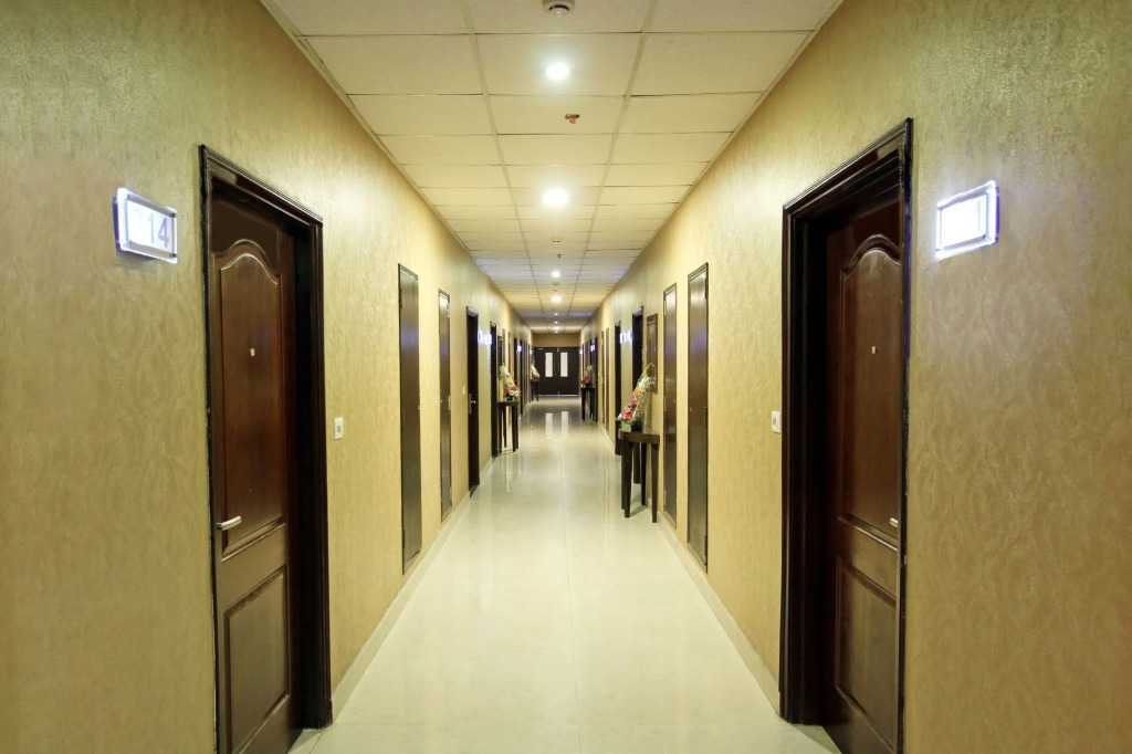 FabHotel Chris - Whitefield near KTPO & ITPL