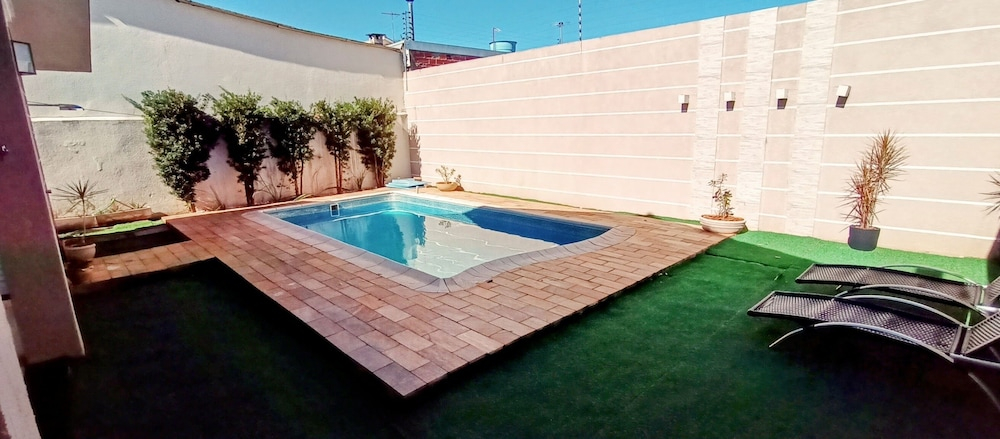 Casa Conforto com Piscina