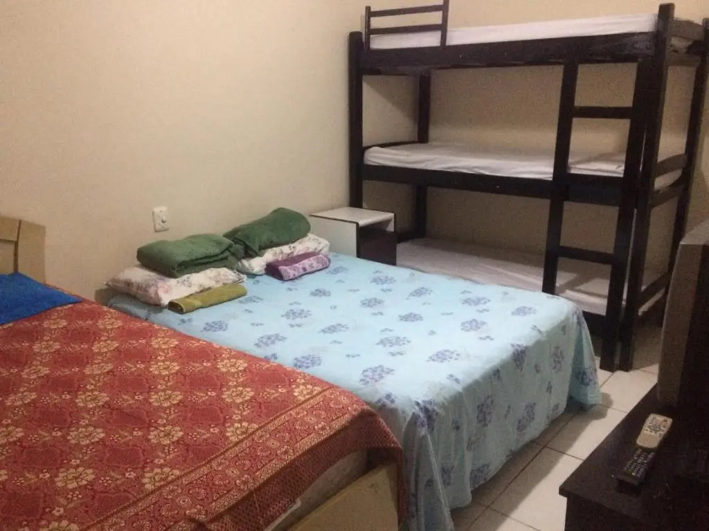 Casa Familiar em Campinas com 2 Quartos, 1 banheiro, 1 vaga para carro