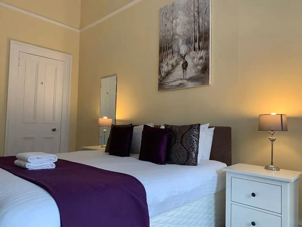 JOIVY Adorable 1 Bed Flat Near West End