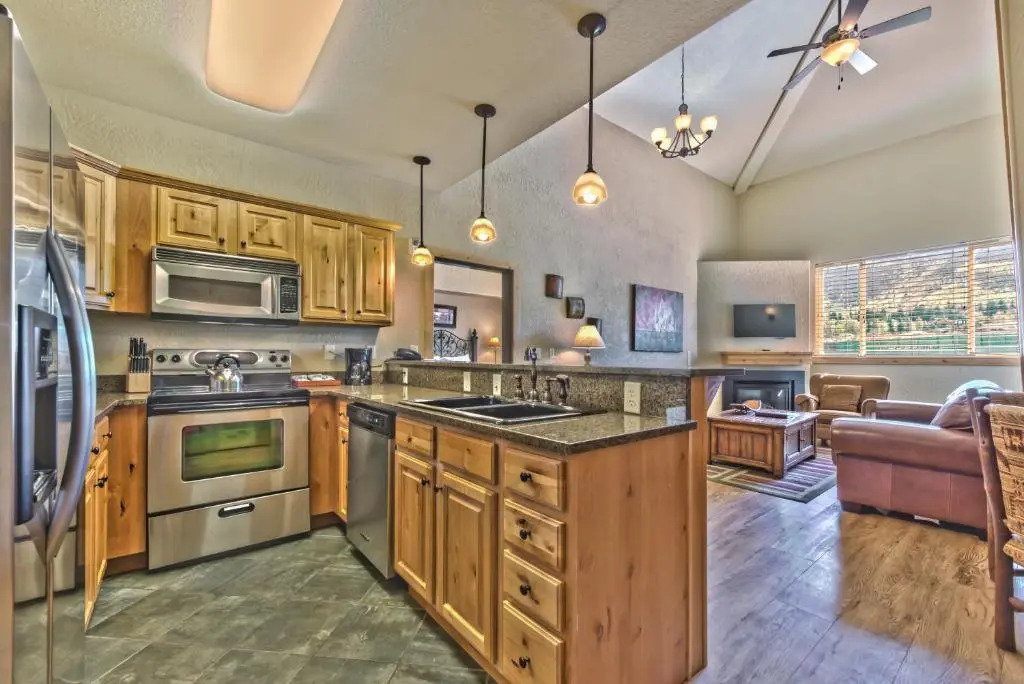 Silverado Lodge One Bedroom plus Loft by Canyons Village Rentals 223B