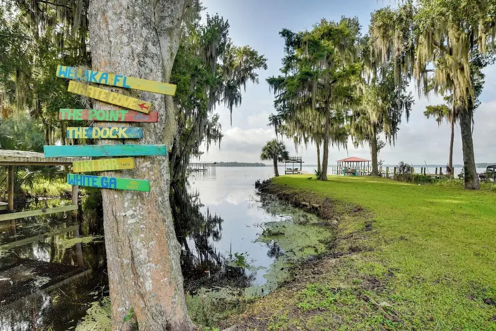 'pirate Cove' Home in Welaka: Dock & River Access!