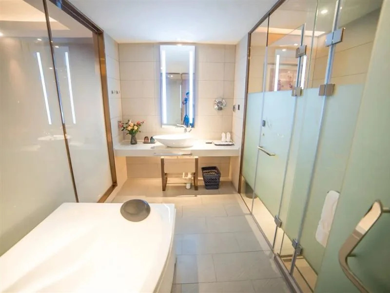 Lavande Hotel Wuhan Happy Valley Renhe Road Metro Station
