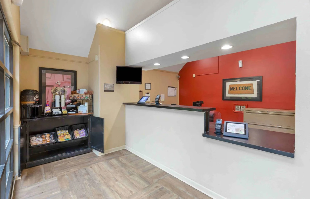 Suburban Studios Cary - RDU Airport