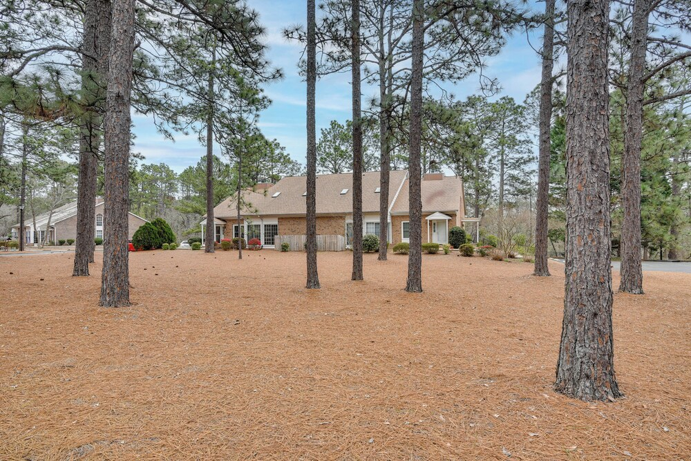Pinehurst Condo ~ 2 Miles to Downtown & Resort!