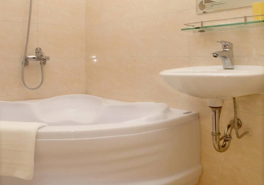 Linh Dan Hotel Phan Xich Long By Urban B - Addr 12-7 Cù Lao