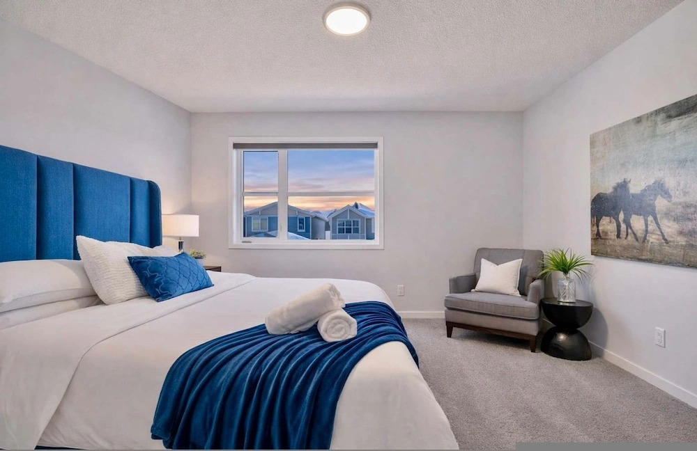 Herron Street NEW Luxury Retreat 6 Beds A11y