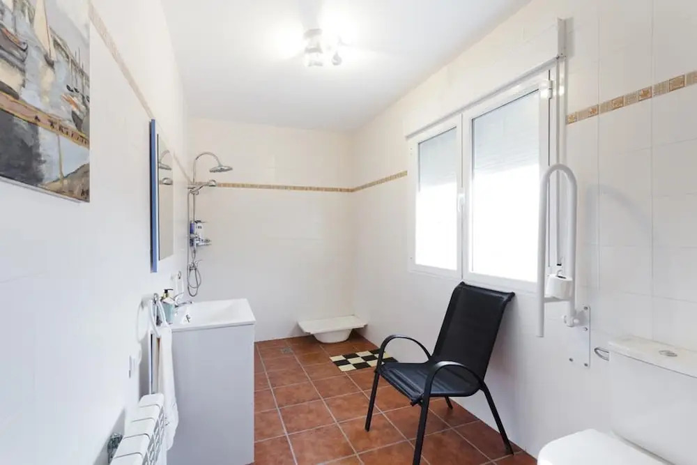 House With 6 Rooms in Nava de la Asunción, With Private Pool, Terrace, Enclosed Garden and Wifi