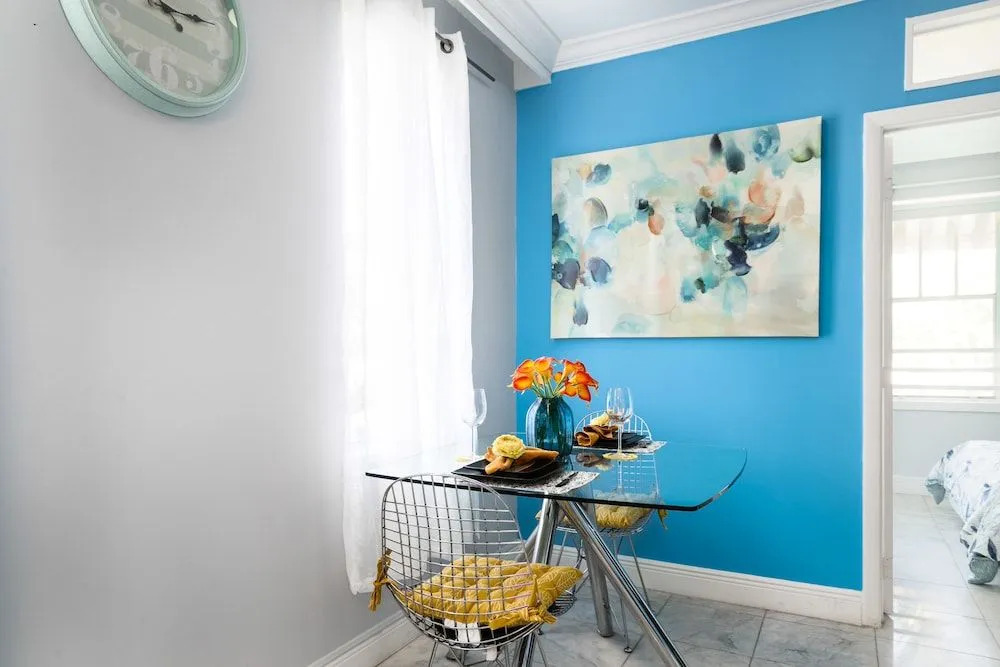 Holiday Apartment on Lincoln Road