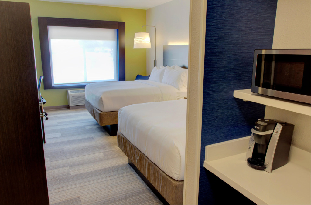 Holiday Inn Express & Suites Le Mars by IHG