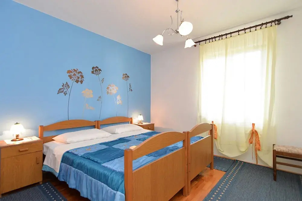 Apartment 745