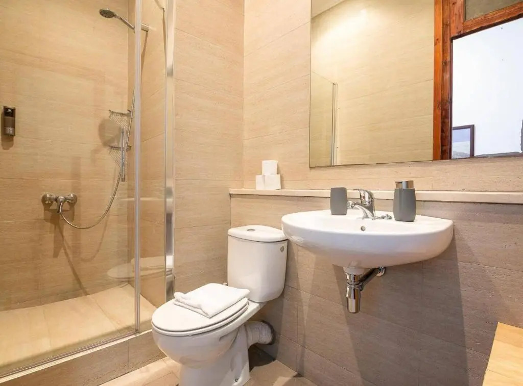 Great Spacious Apartment in the Gothic District City Center