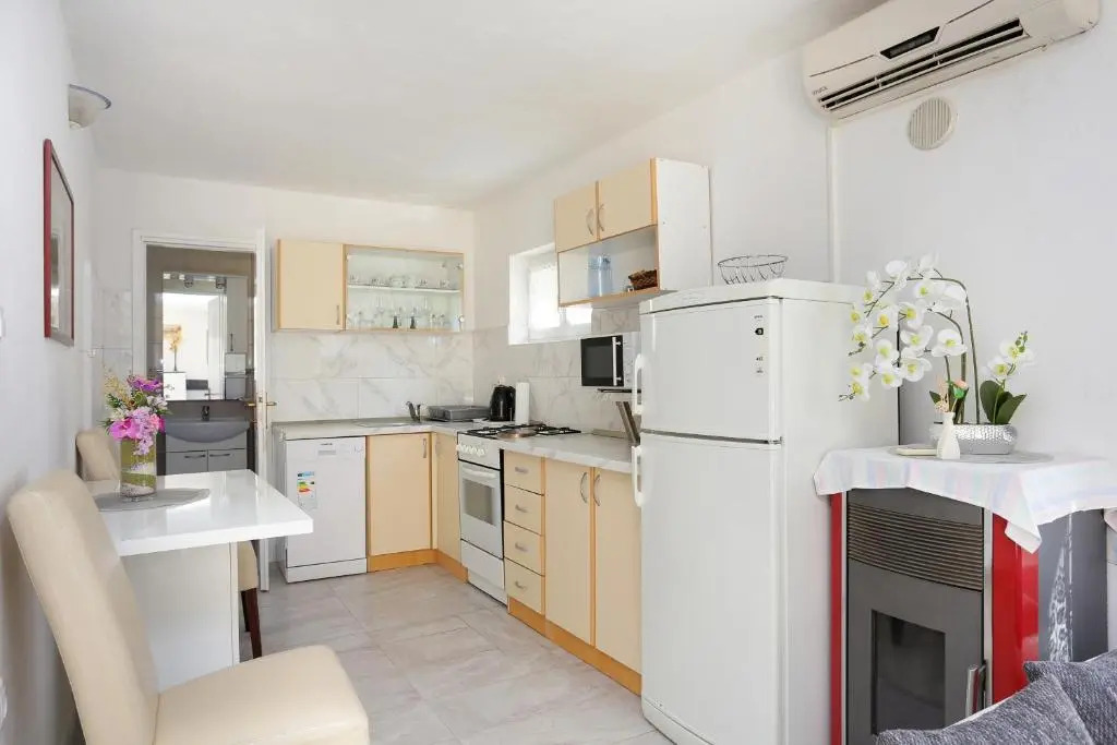 Family friendly seaside apartments Sevid, Trogir - 19105