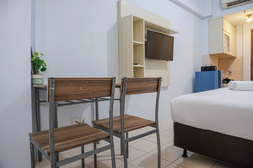 Simple with Affordable Price Studio Puri Park View Apartment