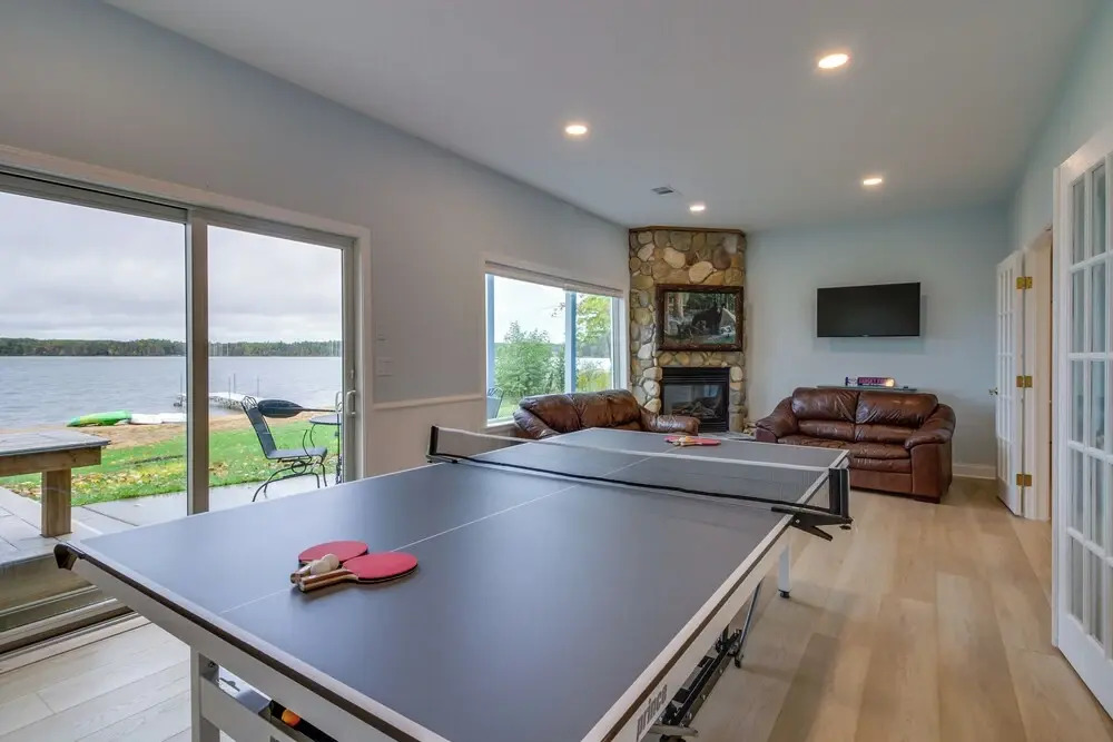 Nisswa Lake Getaway w/ Hot Tub + Kayaks!