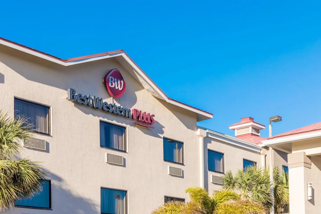 Best Western Plus Sebastian Hotel & Suites