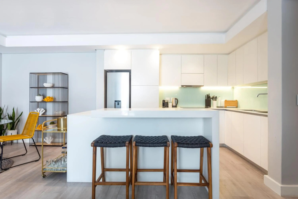 Trendy 2 bedroom apartment in Greenpoint, Cape Town.