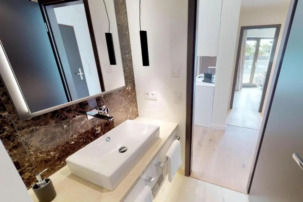 White Pearl Apartment 3.01