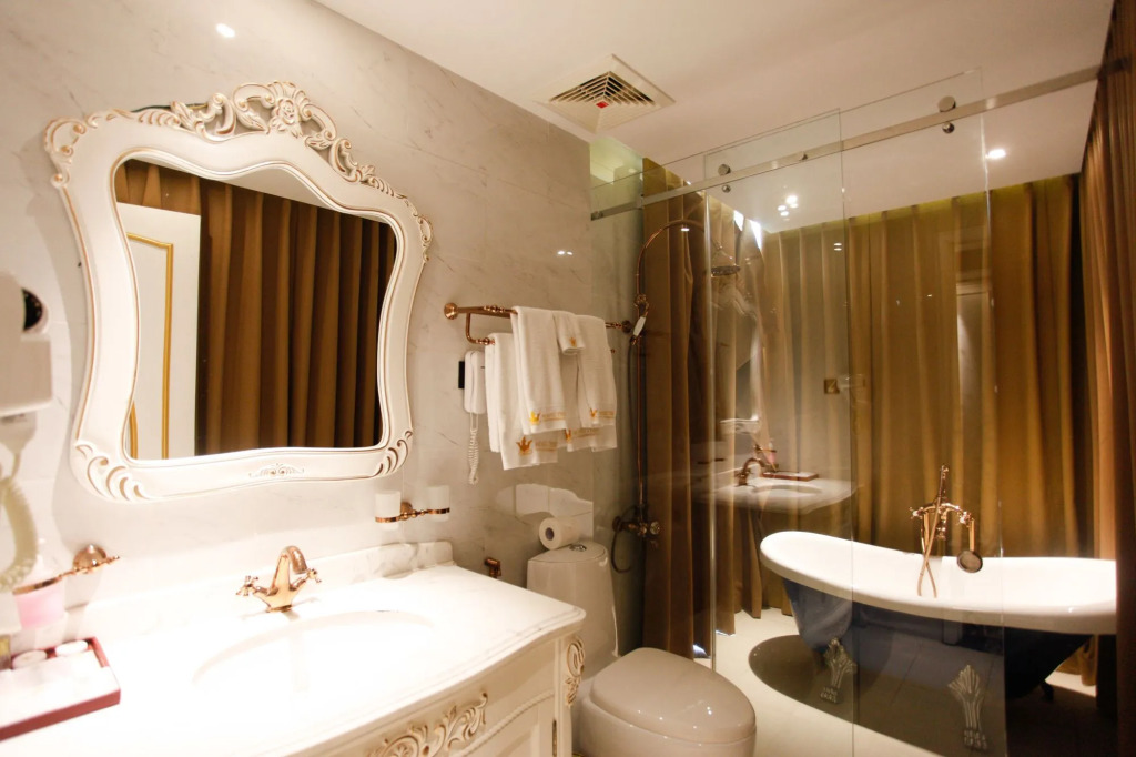 Hoang Trieu Hotel